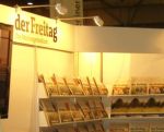 Am Messestand - der freitag