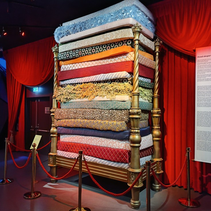 Bett - Prinzessin auf der Erbse - Hans Christian Andersen Museum